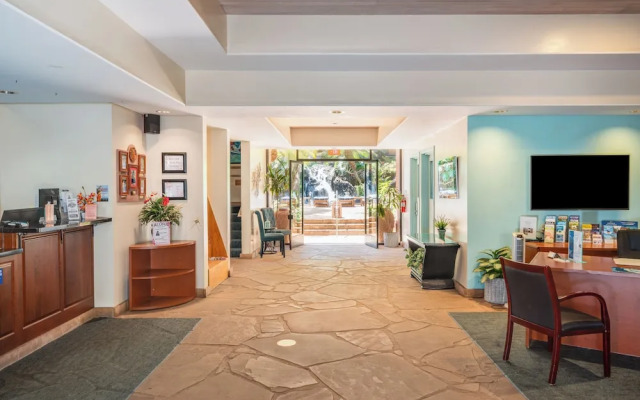 Petite Retreat at Kahana Falls