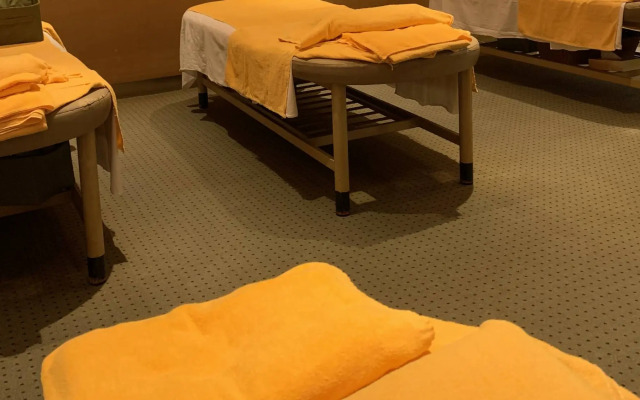Funabashi Grand Sauna and Capsule Hotel - Caters to Men