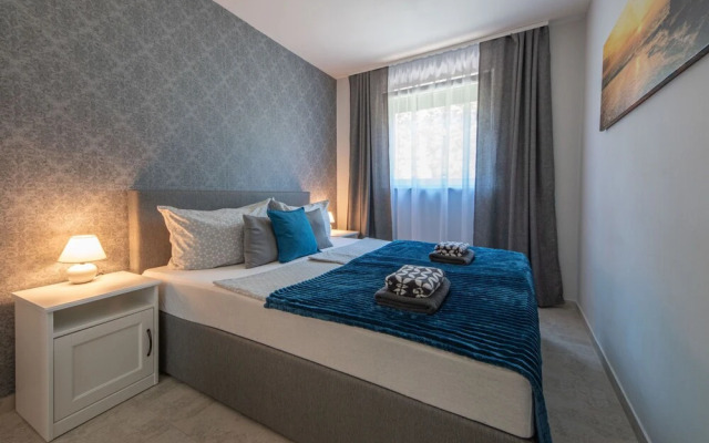 Laurus Tuli Evica in Tuli Evica