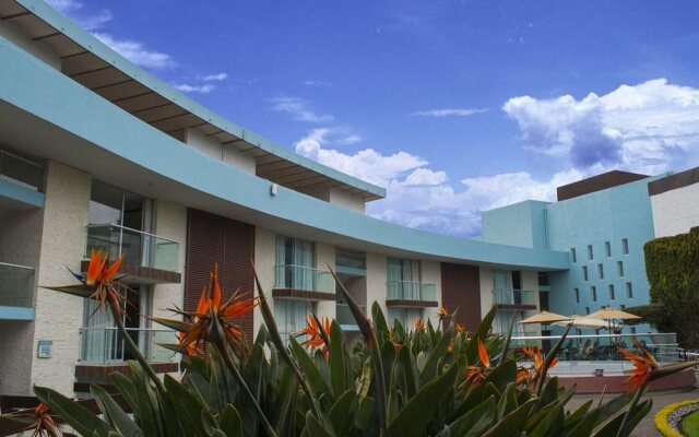 Country Hotel and Suites