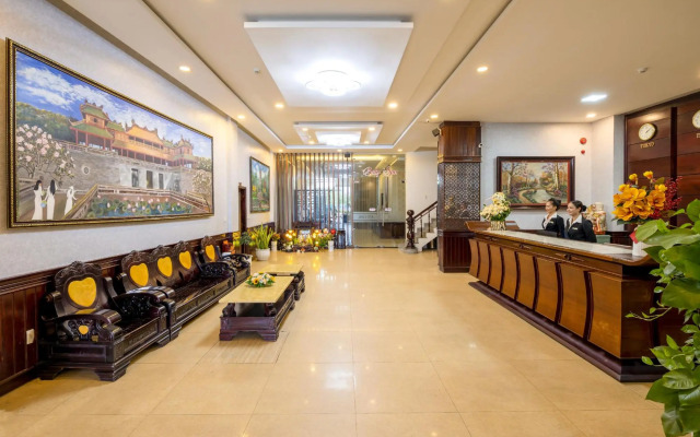 Hue Crown Boutique Hotel