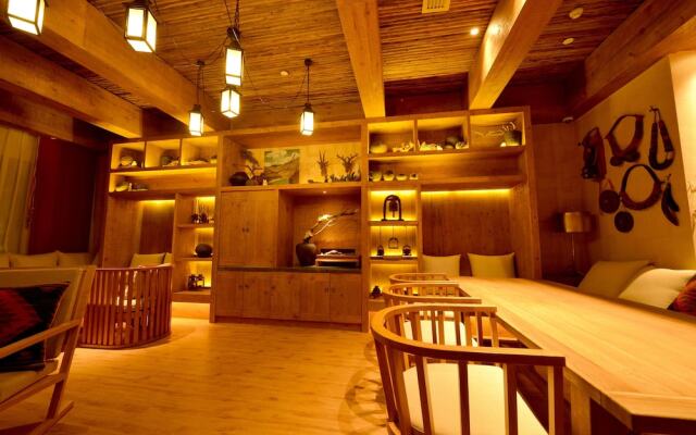 LUX Tea Horse Road Deqin Benzilan