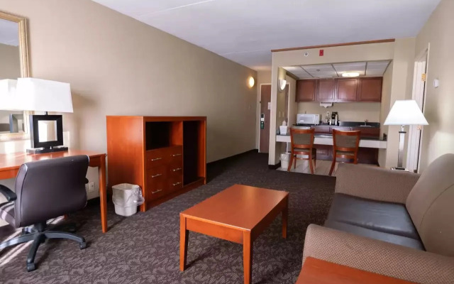 Quality Inn & Suites Downtown Mansfield