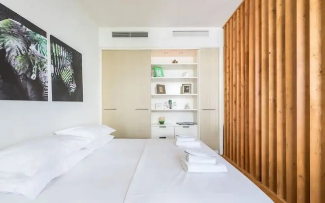 Adelos Design Apartment In Kolonaki Athens