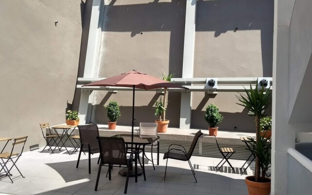 DuMont Lisbon Guesthouse