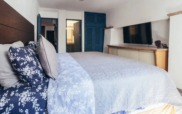 Cozy 2BR King Beds - Rooftop Pool - Fast Wifi