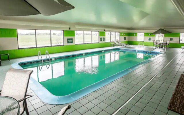 Econo Lodge Inn & Suites Monroe