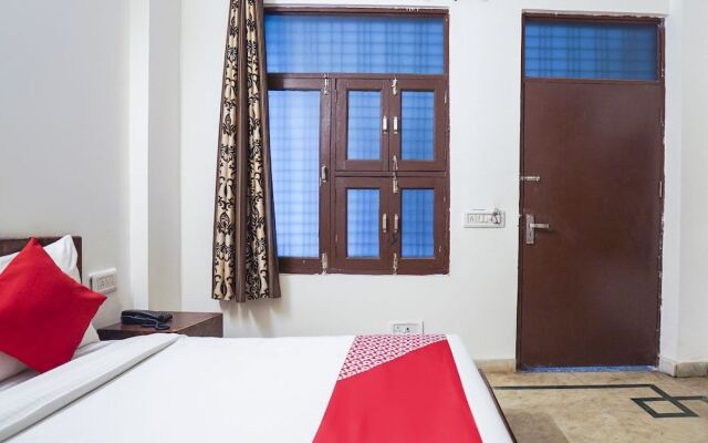 Oyo Flagship 46230 Atta Market