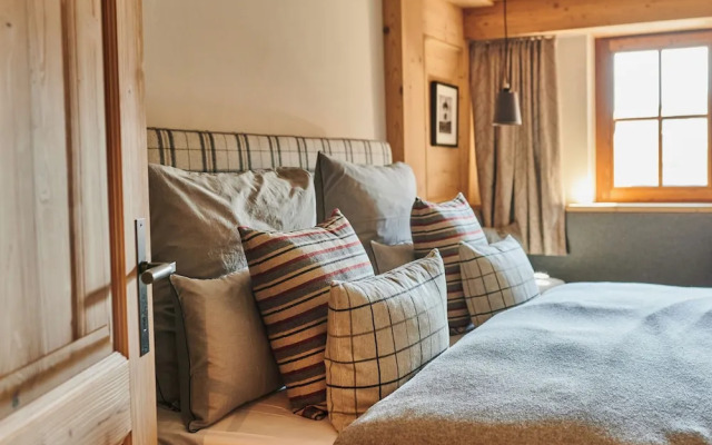 Serviced Luxury Chalet Evi
