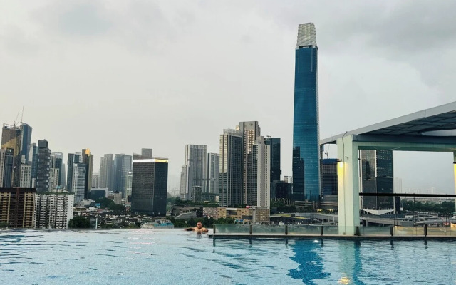 D'Majestic Place by Roomy