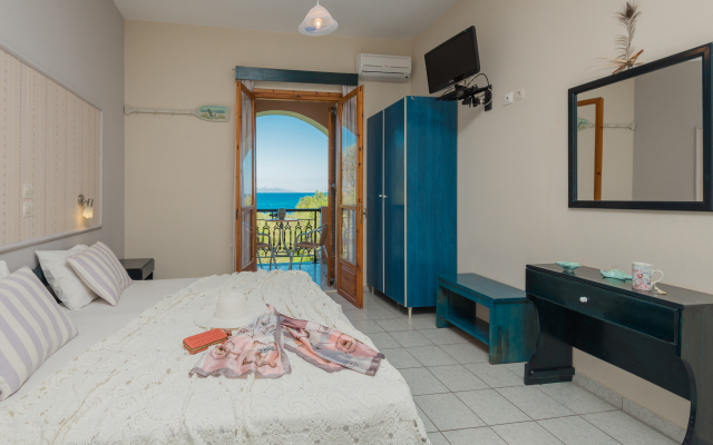 Kavos Psarou Studios and Apartments