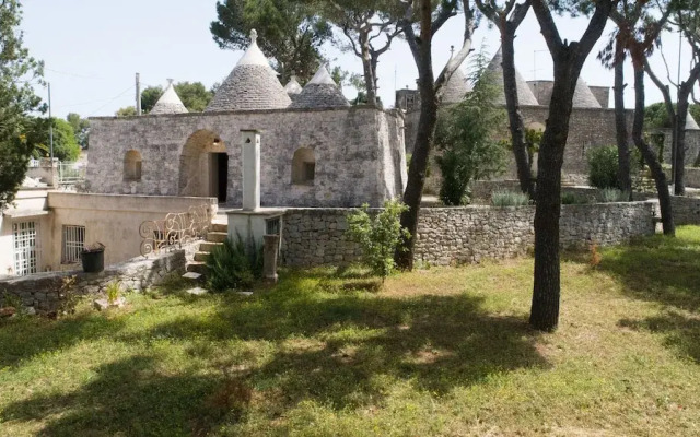 Trullo Bosco Selva Fasano by Typney