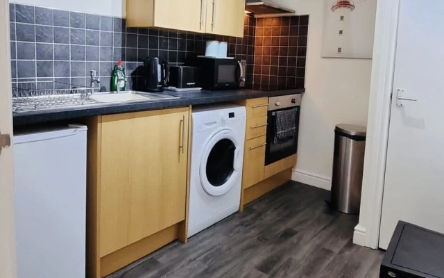 Beachside Home - Sleeps 5, Garden, Parking & Pets