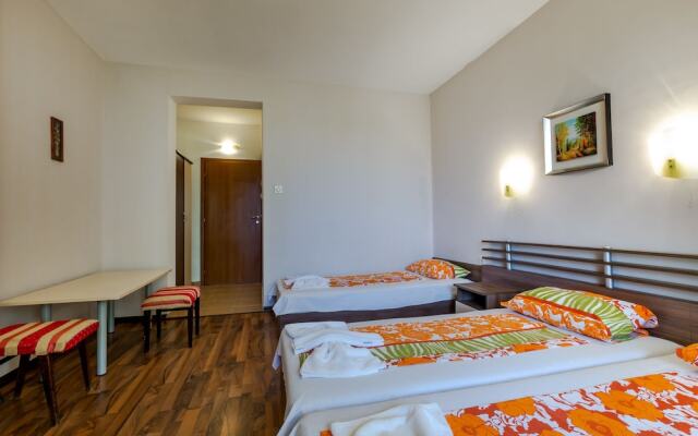 Family Triple Room in Dafinka Guest House