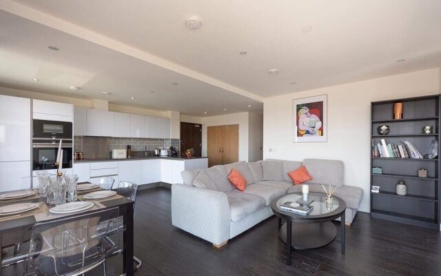 2 Bed Luxury Apartment in N. Greenwich