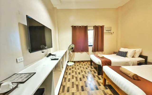 Pescadores Seaview Suites Moalboal