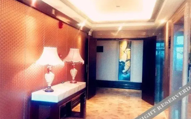 Coconut Rhyme Golden Dragon Hotel (Qionghai Yinhai Road Flagship)