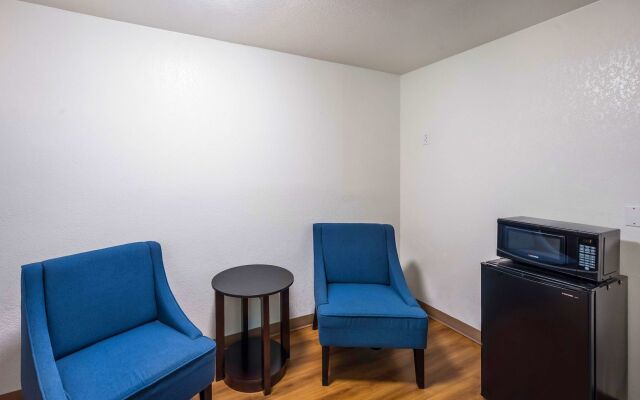 Motel 6 Dallas - Irving DFW Airport East