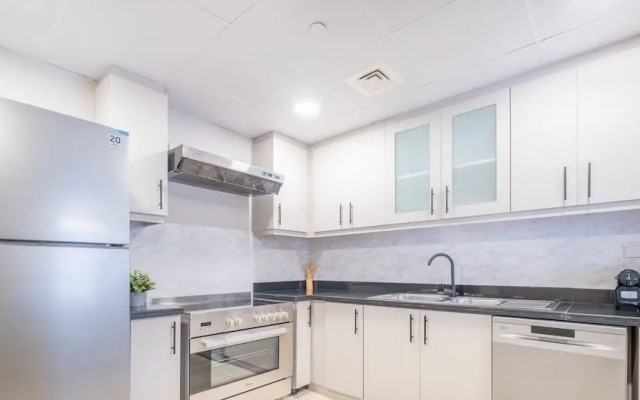 LUX The Luxurious Central JBR Suite 2