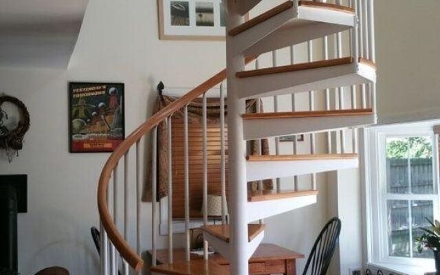 Colonial Beach Plaza Bed & Breakfast