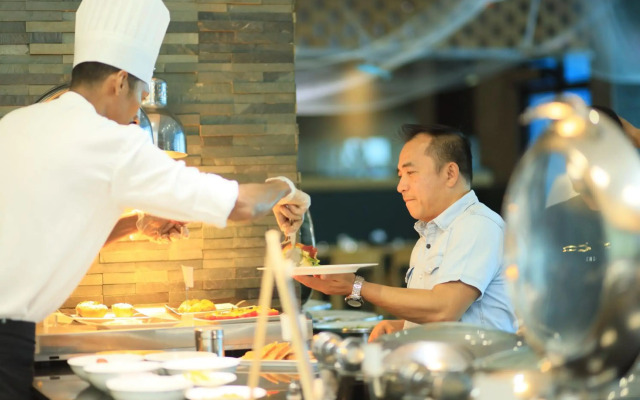 Ramee Grand Hotel & Spa