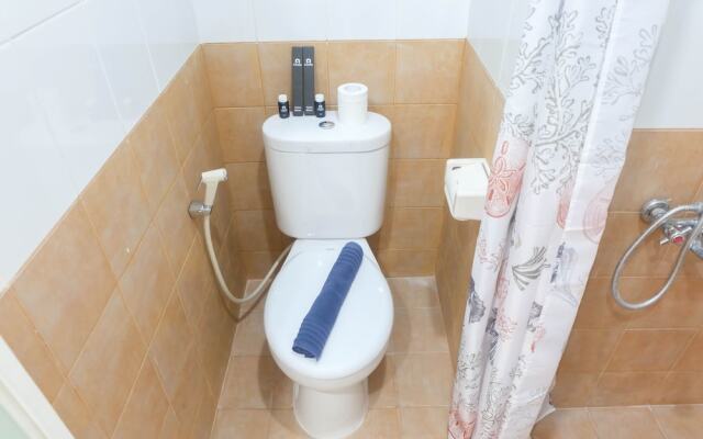 Fully Furnished and Comfortable 2BR Green Pramuka Apartment