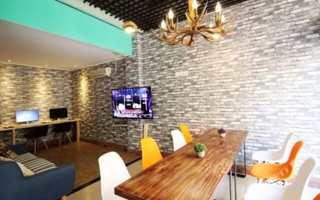 Mancheng International Youth Hostel
