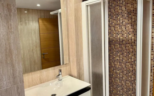 Amplio apartamento cerca FIRA y Centro