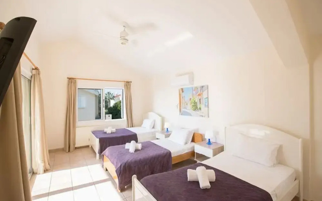 Luxury 4 Bedroom Villa With Private Pool, Sotira Villa 1301