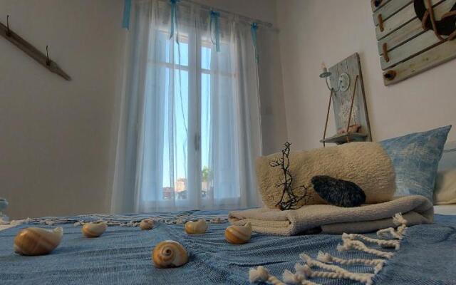 Symi . VILLA CALME (Sur la Mer).