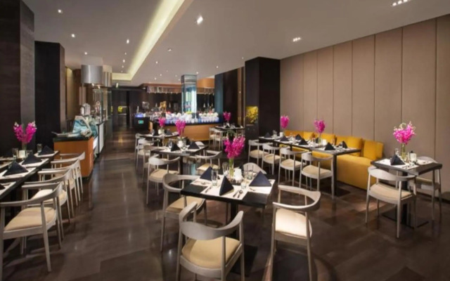 Himalayas Qingdao Hotel