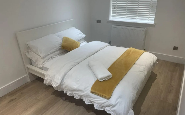 Cozy London House With 3 Bedrooms
