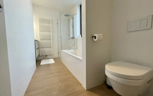 One Lux Stay near Diamond District