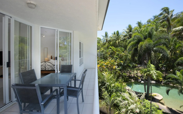 Golden Sands Beachfront Apartment Resort