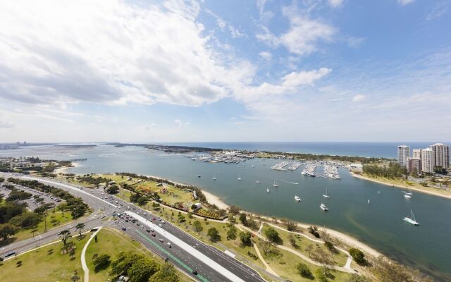 Meriton Serviced Apartments Aqua Street, Southport QLD
