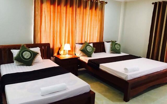 Blue Diamond Guest House - Hostel