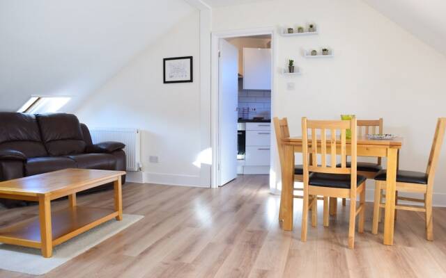 Spacious 1 Bedroom Apartment With Outdoor Terrace