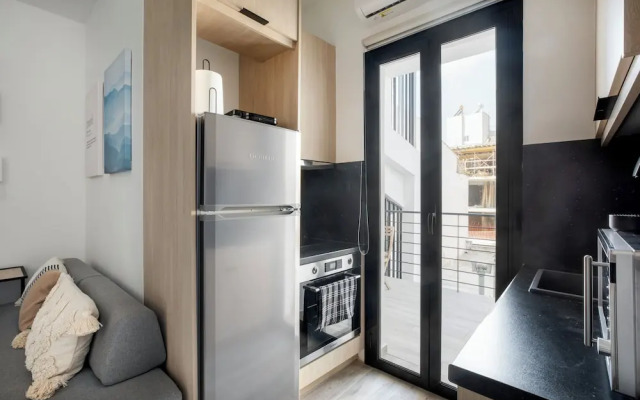 Sway - Chic 1-BR Apt & Balcony in Athens