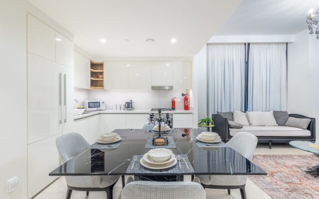 SuperHost - Downtown Delight 2BR Apt Opposite Burj Khalifa