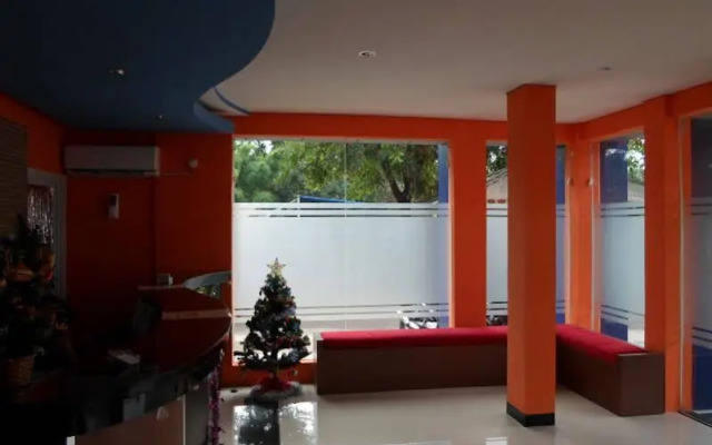 RedDoorz Plus @ Jalan Pemuda