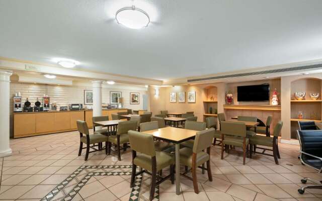 La Quinta Inn by Wyndham Phoenix Sky Harbor Airport