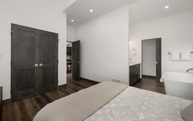 Scenic Perch 2 Bedroom Home