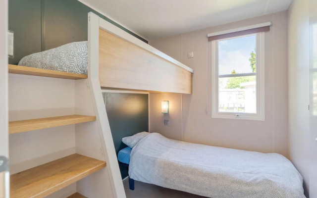 Waterside Holiday Home in Kinrooi