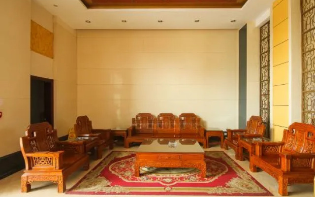 Home Inn & Hua Yi Select Hotel (Jiangyan Railway Station, Jiangyan Avenue, Taizhou)