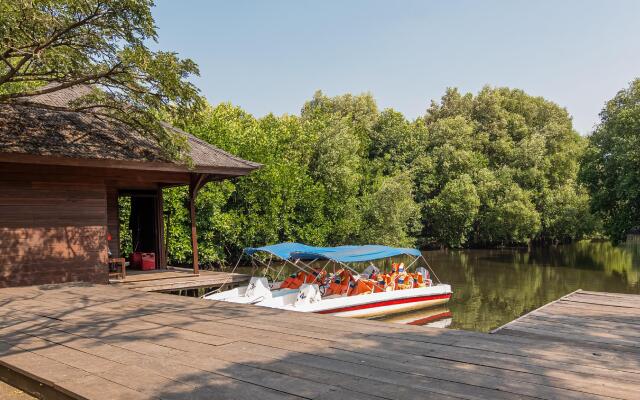 RedDoorz Resort @ Taman Wisata Mangrove