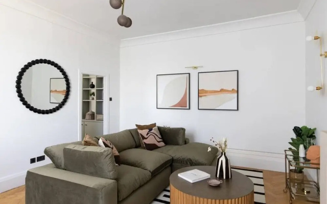 The Primrose Hill Hideaway - Modish 1bdr Flat