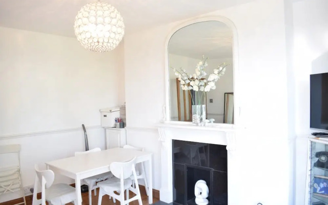 Sunny Flat Between Camden Town & Primrose Hill