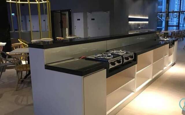 Expressionz Professional Suites by KL101