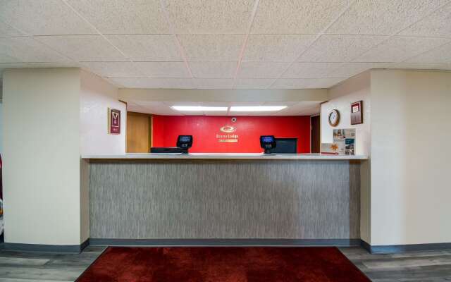 Econo Lodge Duluth near Miller Hill Mall