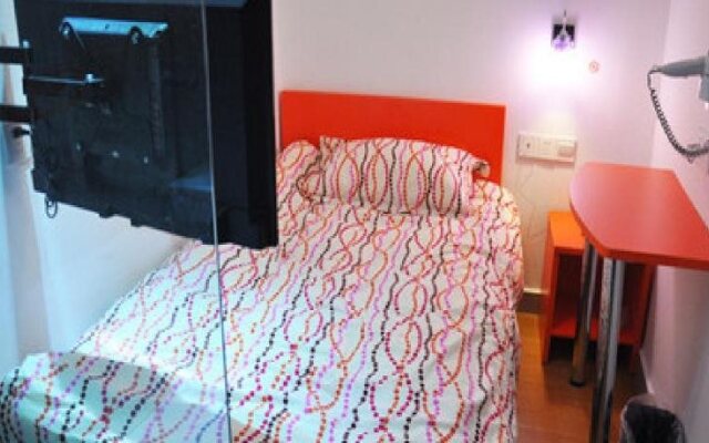 Pod Inn Xi'an Xiaozhai Giant Wild Goose Pagoda